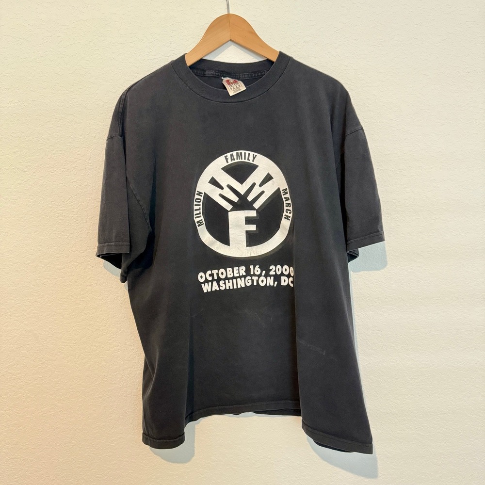 Cotton Park Million Family March T-Shirt Mens XL Black Vintage 2000 DC Graphic